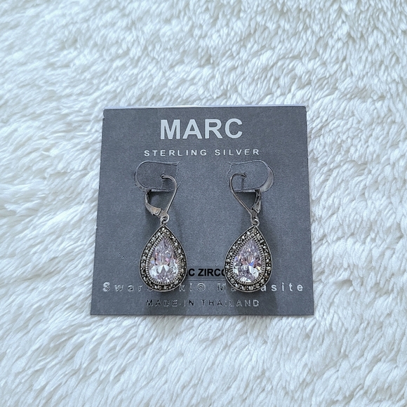 MARC Cubic Zirconia💎 Teardrop💧 Earrings with Swarovski Marcasite Gemstones - Picture 14 of 15